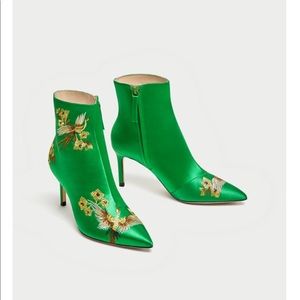[NIB] Zara (Sz 5) Embroidered Satin Ankle Boots
